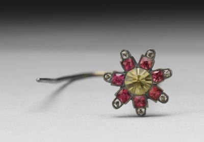 图片[2]-Gilt silver hairpin decorated with faceted glass inlay.-China Archive